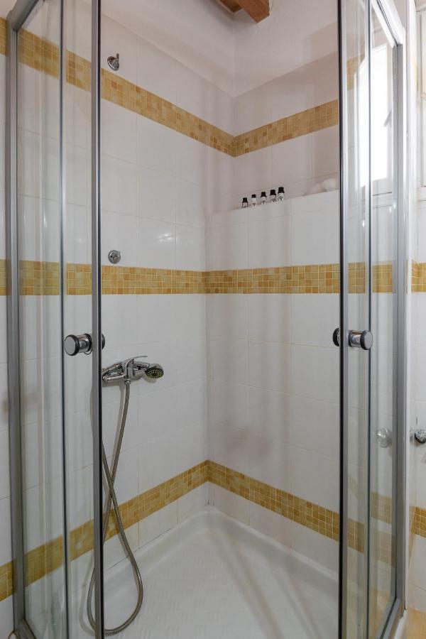 אדאמאס Georgia'S House & Apartment מראה חיצוני תמונה